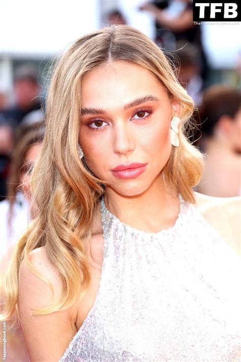 New hot photos of Alexis Ren nude in front of the lens of David Bellemere! The 23-year-old model has not pleased us with explicit content for a long time, but it seems that she decided to make a spring gift to all her fans in this difficult time of the COVID-19 epidemic! Enjoy the naked body of this beauty from America! ← Clare Siobhán Sexy ...